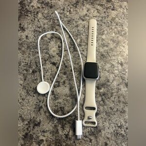 Series 9 Apple Watch 41mm with charging cord